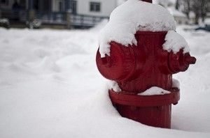 Расчистка снега вблизи гидрантов играют решающую роль пожарной безопасности в зимний период
