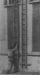Работа со штурмовой лестницей при подъеме на четвертый этаж учебной башни и методика тренировки