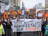В Польше решили изменить образовательный закон из-за протестов учителей В Польше решили изменить образовательный закон из-за протестов учителей