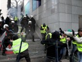 Во Франции 23 тысяч человек приняли участие в акциях протеста желтых жилетов
