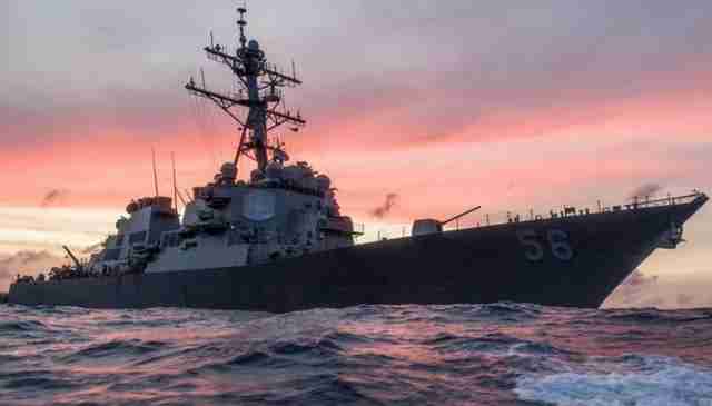 Военный эксперт сравнил эсминец США в Черном море с «тараканом на столе» Военный эксперт сравнил эсминец США в Черном море с «тараканом на столе»