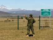 Грузинские пограничники перешли на усиленный режим работы из-за туристов из РФ Грузинские пограничники перешли на усиленный режим работы из-за туристов из РФ