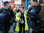 Желтые жилеты бьют новые антирекорды: на протесты во Франции вышло 7 тысяч человек Желтые жилеты бьют новые антирекорды: на протесты во Франции вышло 7 тысяч человек