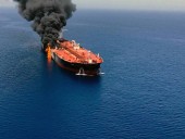 Японский грузовладелец заявил об артиллерийском обстреле танкера в заливе Омана Японский грузовладелец заявил об артиллерийском обстреле танкера в заливе Омана