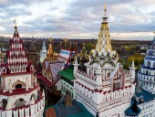 В Москве горит Измайловский кремль В Москве горит Измайловский кремль