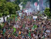 В немецком Аахене 40 тысяч человек протестовали против изменений климата В немецком Аахене 40 тысяч человек протестовали против изменений климата