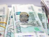 Половине россиян денег хватает только на еду и одежду Половине россиян денег хватает только на еду и одежду