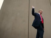 Верховный суд США разрешил использовать 2,5 млрд долларов из средств Пентагона на строительство стены Верховный суд США разрешил использовать 2,5 млрд долларов из средств Пентагона на строительство стены