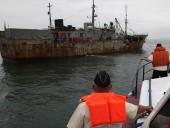 ФСБ РФ: умер один из задержанных северокорейских моряков, которые напали на пограничников ФСБ РФ: умер один из задержанных северокорейских моряков, которые напали на пограничников