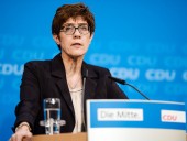 Преемница Меркель требует не молчать об оккупации Крыма Россией Преемница Меркель требует не молчать об оккупации Крыма Россией