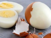 В Индии мужчина умер, когда пытался на спор съесть 50 яиц В Индии мужчина умер, когда пытался на спор съесть 50 яиц