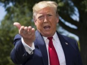 Трамп знал про жалобу на разговор с Зеленским, когда разблокировал помощь Украине - NYT