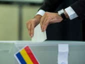Выборы президента Румынии: по данным экзит-поллов лидирует Йоханнис и Дэнчилэ Выборы президента Румынии: по данным экзит-поллов лидирует Йоханнис и Дэнчилэ