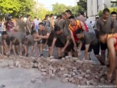 В Гонконге солдаты Китая вышли на улицы для уборки последствий протестов В Гонконге солдаты Китая вышли на улицы для уборки последствий протестов