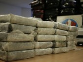 Во Франции в жилом доме обнаружили оружие и 700 кг кокаина Во Франции в жилом доме обнаружили оружие и 700 кг кокаина