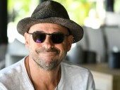 Полиция задержала основателя Cirque du Soleil за выращивание марихуаны Полиция задержала основателя Cirque du Soleil за выращивание марихуаны