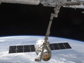 Грузовой корабль Dragon пристыковался к МКС Грузовой корабль Dragon пристыковался к МКС