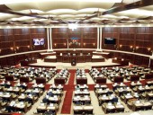 Парламент Азербайджана решил самораспуститься