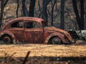 Пожары в Австралии: власти столкнулись с трудностями при эвакуации людей Пожары в Австралии: власти столкнулись с трудностями при эвакуации людей