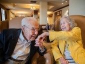 Старейшая в мире супружеская пара отметила 80-летие своей свадьбы Старейшая в мире супружеская пара отметила 80-летие своей свадьбы