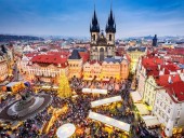 В Праге зажглась рождественская елка В Праге зажглась рождественская елка