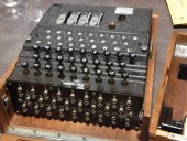 Шифровальну машину Энигма продали на аукционе более чем за 100 тыс. долларов Шифровальну машину Энигма продали на аукционе более чем за 100 тыс. долларов