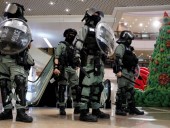 Власти Гонконга обвинили протестующих в порче Рождества Власти Гонконга обвинили протестующих в порче Рождества