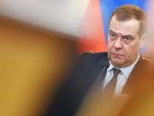Медведев поручил правительству РФ проработать меры на санкции США против Северного потока-2 Медведев поручил правительству РФ проработать меры на санкции США против Северного потока-2