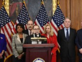 В США демократы выдвинули обвинения против Трампа В США демократы выдвинули обвинения против Трампа