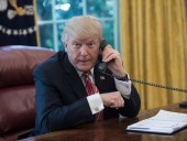 Business Insider: Трамп обругал сотрудников Белого дома из-за пропущенного звонка Путина Business Insider: Трамп обругал сотрудников Белого дома из-за пропущенного звонка Путина
