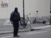 Неизвестный напал в пригороде Парижа с ножом на людей: есть погибший и раненые Неизвестный напал в пригороде Парижа с ножом на людей: есть погибший и раненые