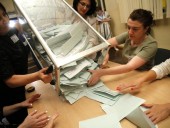 В самопровозглашенной Абхазии отменили результаты выборов президента В самопровозглашенной Абхазии отменили результаты выборов президента