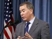 Трамп уволил заместителя главы Пентагона, который ранее утвердил помощь Украине Трамп уволил заместителя главы Пентагона, который ранее утвердил помощь Украине