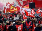 Во время демонстрации во Франции задержали более 20 желтых жилетов Во время демонстрации во Франции задержали более 20 желтых жилетов