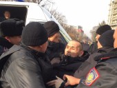 На митингах оппозиции в Казахстане задержали более 100 человек На митингах оппозиции в Казахстане задержали более 100 человек