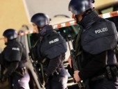 В Германии застрелили восемь человек в двух барах В Германии застрелили восемь человек в двух барах