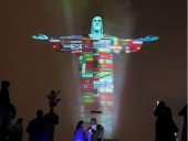 Статуя Христа-Искупителя в Рио засветилась флагами всех стран, где есть коронавирус Статуя Христа-Искупителя в Рио засветилась флагами всех стран, где есть коронавирус