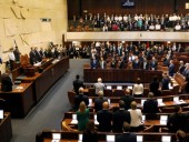Партия Нетаньяху набирает больше всего голосов на третьих за год выборах в Израиле Партия Нетаньяху набирает больше всего голосов на третьих за год выборах в Израиле