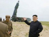 КНДР запустила две ракеты в сторону Японского моря КНДР запустила две ракеты в сторону Японского моря