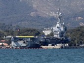 На борту французского авианосца коронавирус обнаружили у 940 моряков