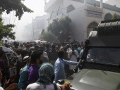 Авиакатастрофа Pakistan Airlines: лайнер упал на жилые дома за минуту до посадки, более 90 погибших Авиакатастрофа Pakistan Airlines: лайнер упал на жилые дома за минуту до посадки, более 90 погибших