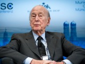 Экс-президента Франции, которому 94 года, обвинили в недавних сексуальных домогательствах Экс-президента Франции, которому 94 года, обвинили в недавних сексуальных домогательствах