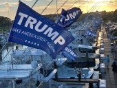 Ко дню рождения Трампа в США устроили масштабный парад на воде Ко дню рождения Трампа в США устроили масштабный парад на воде
