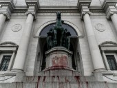 Протесты в США: Американский музей естественной истории демонтирует статую Теодора Рузвельта Протесты в США: Американский музей естественной истории демонтирует статую Теодора Рузвельта