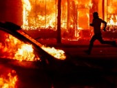 Протесты в США: Facebook блокирует страницы и аккаунты радикалов, которые планировали принести оружие на акции Протесты в США: Facebook блокирует страницы и аккаунты радикалов, которые планировали принести оружие на акции