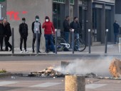 Франция направила новые силы в Дижон для подавления беспорядков, которые связывают с чеченцами Франция направила новые силы в Дижон для подавления беспорядков, которые связывают с чеченцами