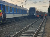 В Праге столкнулись два поезда, эвакуированы сотни пассажиров В Праге столкнулись два поезда, эвакуированы сотни пассажиров