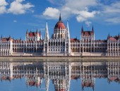 Венгрия ужесточает карантин и закрывает границу для украинцев Венгрия ужесточает карантин и закрывает границу для украинцев