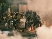 Протесты в США: власть планирует направить дополнительные федеральные силы в Портленд, столкновения не стихают Протесты в США: власть планирует направить дополнительные федеральные силы в Портленд, столкновения не стихают