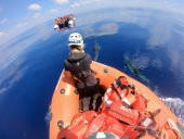Бэнкси профинансировал покупку судна для спасения мигрантов в Средиземном море Бэнкси профинансировал покупку судна для спасения мигрантов в Средиземном море